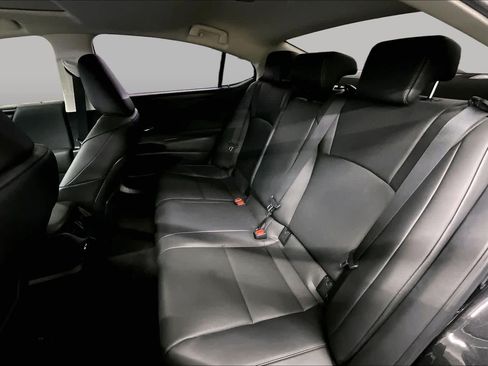 Used 2025 Lexus ES 300h w/ Premium Package FWD image 20