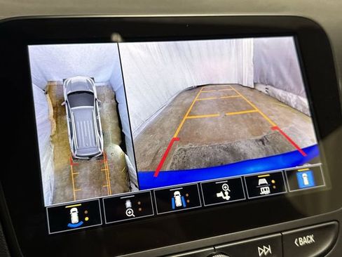 Used 2024 Chevrolet Equinox RS FWD image 18
