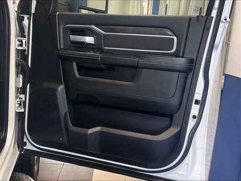 Used 2024 RAM 2500 Big Horn image 12