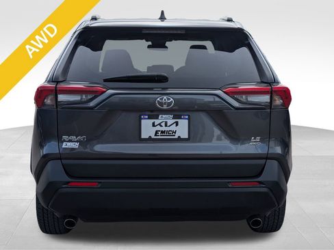 Used 2020 Toyota RAV4 LE image 3