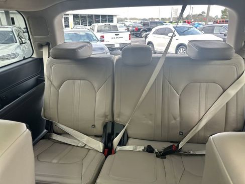Used 2024 Ford Expedition Limited image 27