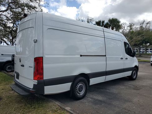 Used 2023 Mercedes-Benz Sprinter 2500 image 5