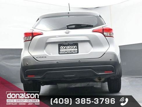 Used 2020 Nissan Kicks S image 16