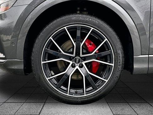 Used 2019 Audi Q8 Premium Plus w/ Premium Plus image 37