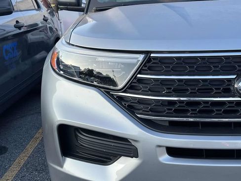 Used 2023 Ford Explorer XLT RWD image 5