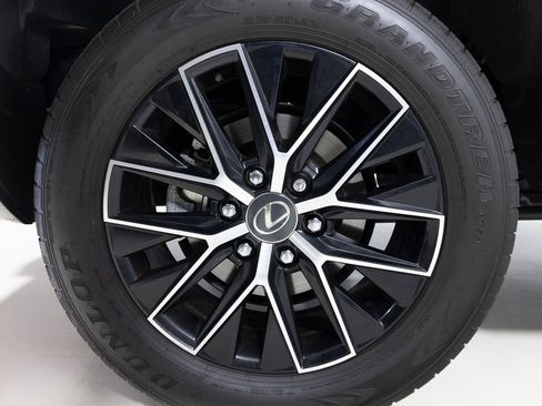 Used 2024 Lexus GX 550 image 15