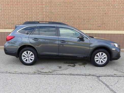 Used 2018 Subaru Outback 2.5i Premium AWD/4WD image 11