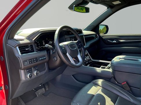 Used 2024 GMC Yukon Denali AWD/4WD image 17
