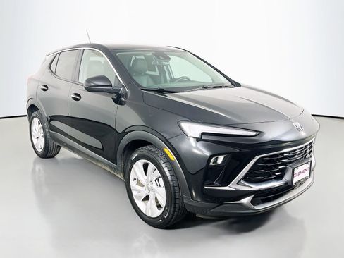 Used 2025 Buick Encore GX Preferred FWD image 3