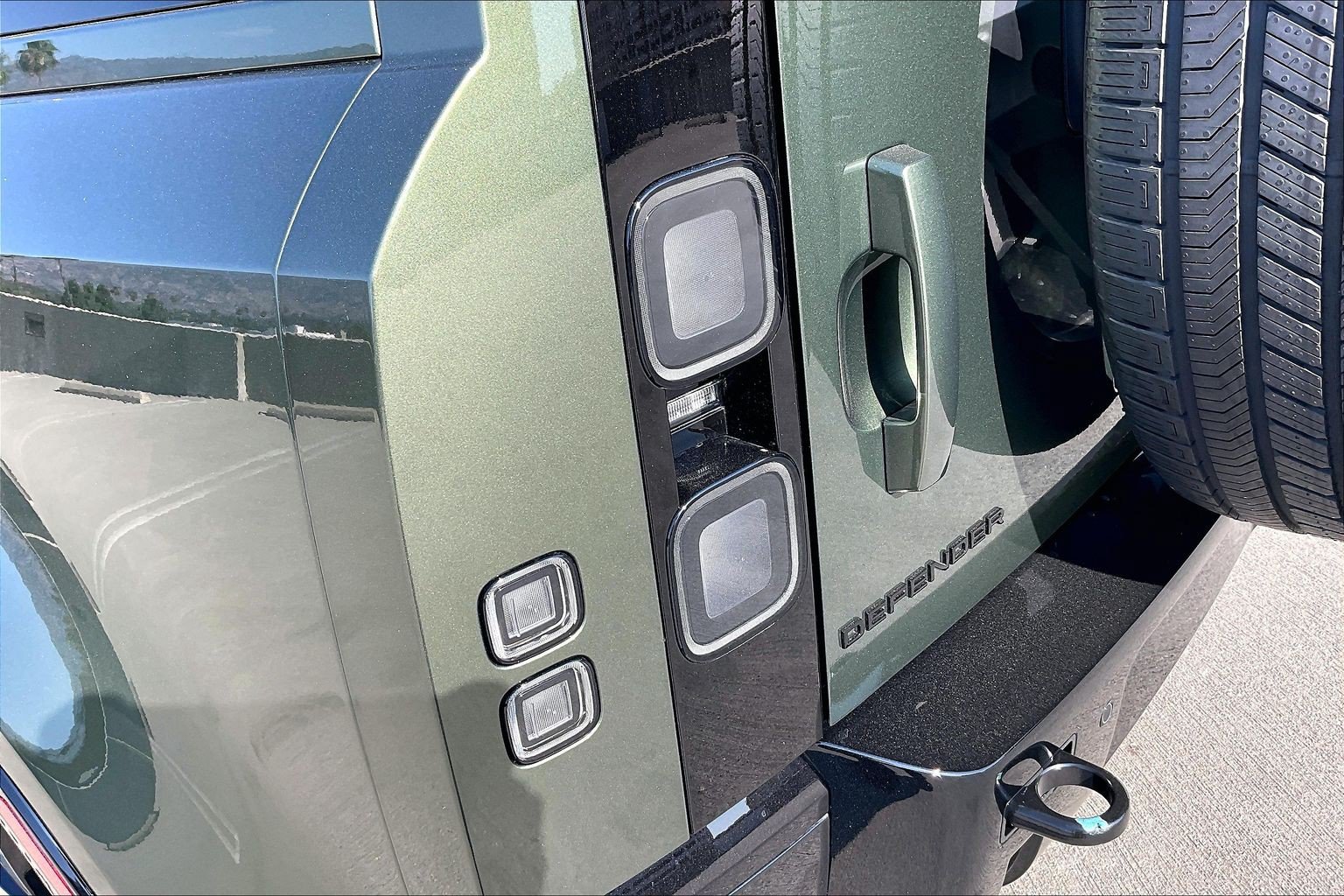 New 2026 Land Rover Defender 110 X-Dynamic SE AWD/4WD image 8