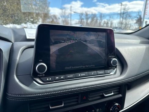Certified 2025 Nissan Rogue SV AWD/4WD image 31