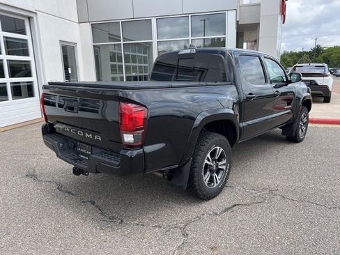 Used 2019 Toyota Tacoma TRD Sport AWD/4WD image 14
