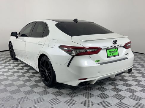 Used 2022 Toyota Camry XSE image 3