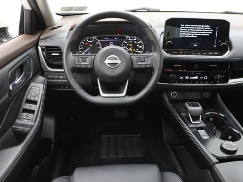 Used 2023 Nissan Rogue SL AWD/4WD image 12