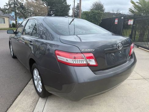 Used 2011 Toyota Camry LE w/ LE Extra-Value Pkg image 6