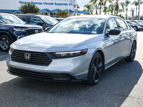 Used 2023 Honda Accord Sport image 3