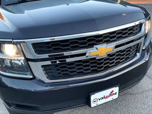Used 2018 Chevrolet Suburban LT image 30