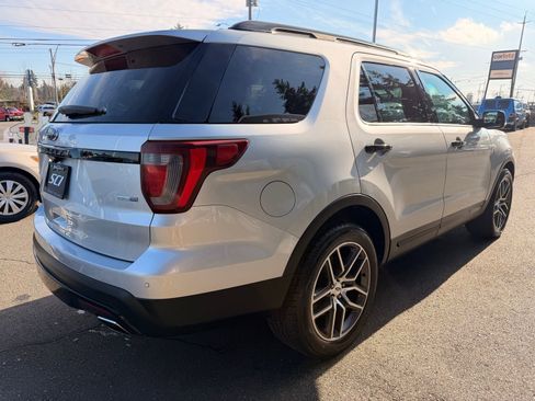 Used 2016 Ford Explorer Sport image 6