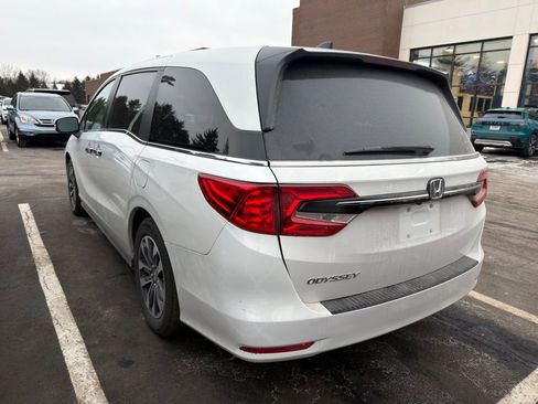 Used 2023 Honda Odyssey EX-L image 2