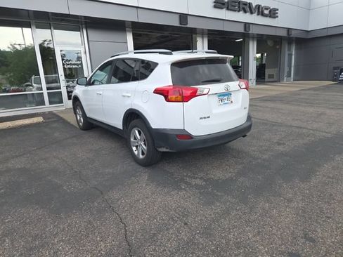 Used 2013 Toyota RAV4 XLE FWD image 17
