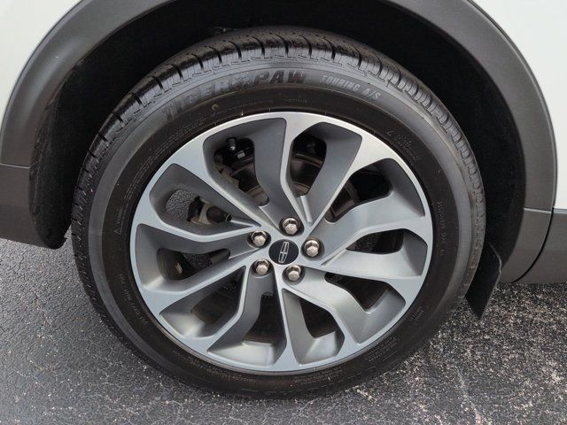Used 2023 Lincoln Nautilus Reserve w/ Equipment Group 201A FWD image 11