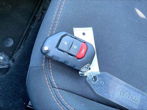 Used 2023 Jeep Gladiator Mojave image 36