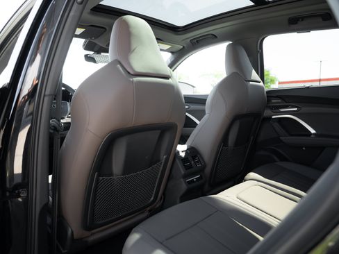 Certified 2025 Audi Q5 Premium Plus w/ Premium Plus AWD/4WD image 26