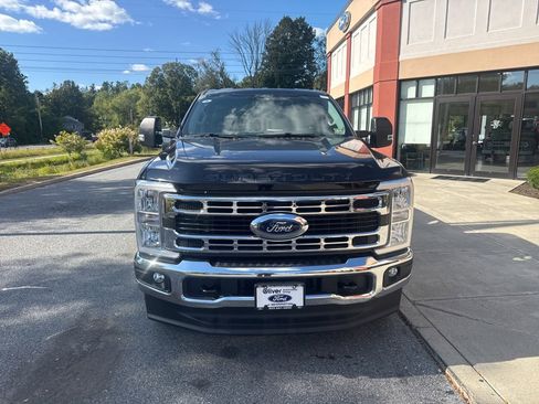 New 2025 Ford F350 XLT w/ FX4 Off-Road Package image 2
