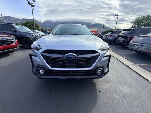 Used 2025 Subaru Outback AWD/4WD image 9