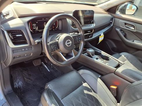 Certified 2022 Nissan Rogue Platinum w/ Head-Up Display Package FWD image 4