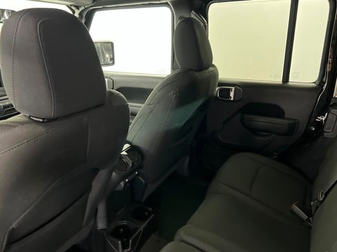 Used 2022 Jeep Wrangler Unlimited Sport AWD/4WD image 19