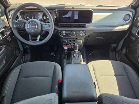 Used 2025 Jeep Wrangler Willys 4xe image 13