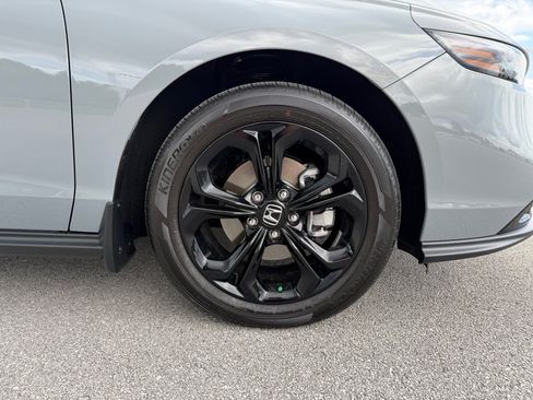 Used 2025 Honda Accord SE image 12