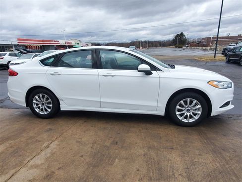 Used 2018 Ford Fusion S image 4