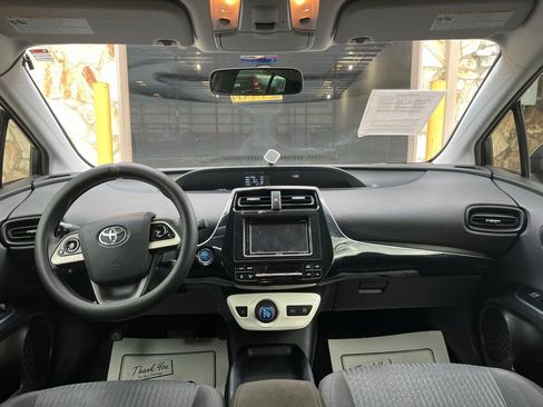 Used 2016 Toyota Prius Two image 21