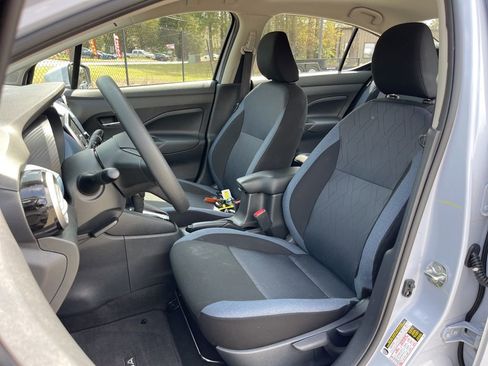 Certified 2025 Nissan Versa SV w/ Trunk Package image 18