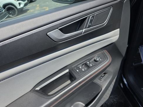 Certified 2024 Volkswagen Atlas Peak Edition SE AWD/4WD image 16