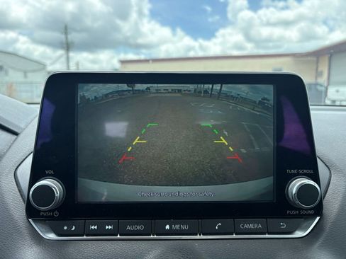 Used 2022 Nissan Sentra SV FWD image 21