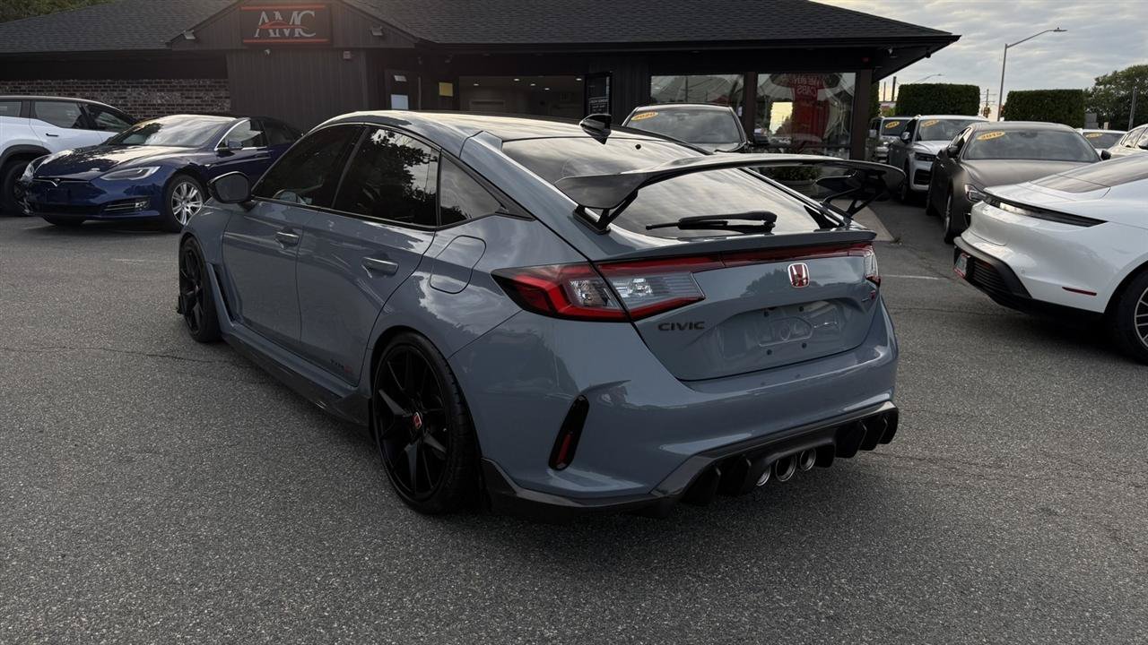 Used 2024 Honda Civic Type R image 13