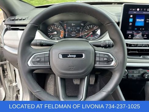Used 2025 Jeep Compass Limited AWD/4WD image 11