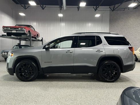 Certified 2023 GMC Acadia SLT w/ Elevation Edition AWD/4WD image 2