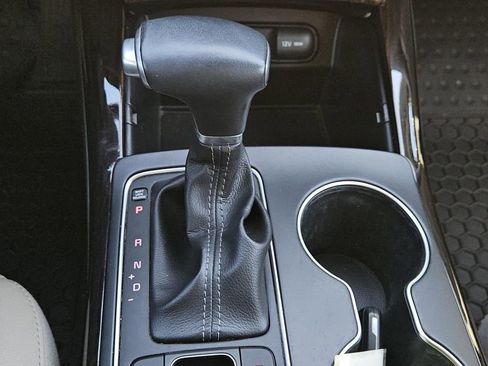 Used 2019 Kia Sorento EX image 18