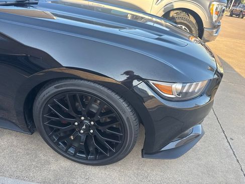 Used 2017 Ford Mustang GT Premium w/ GT Performance Package RWD image 5