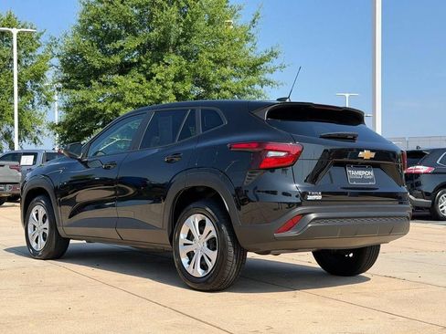 Used 2025 Chevrolet Trax LS FWD image 7