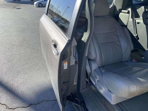 Used 2015 Toyota Sienna XLE w/ XLE Navigation Package image 44