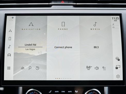 Used 2023 Land Rover Range Rover Long Wheelbase SE image 73