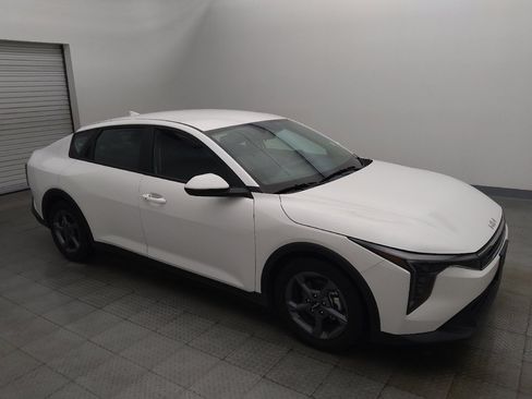 Used 2025 Kia K4 FWD image 11