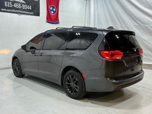 Used 2020 Chrysler Pacifica Touring-L AWD/4WD image 7