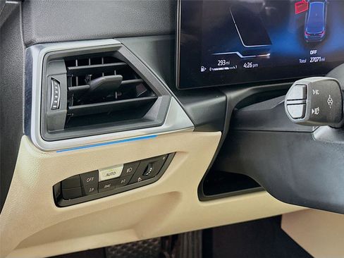 Certified 2023 BMW 330i xDrive 330i xDrive w/ Driving Assistance Package image 10