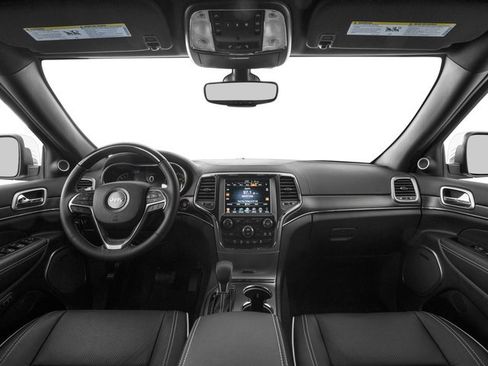 Used 2017 Jeep Grand Cherokee Overland w/ Jeep Active Safety Group RWD image 11
